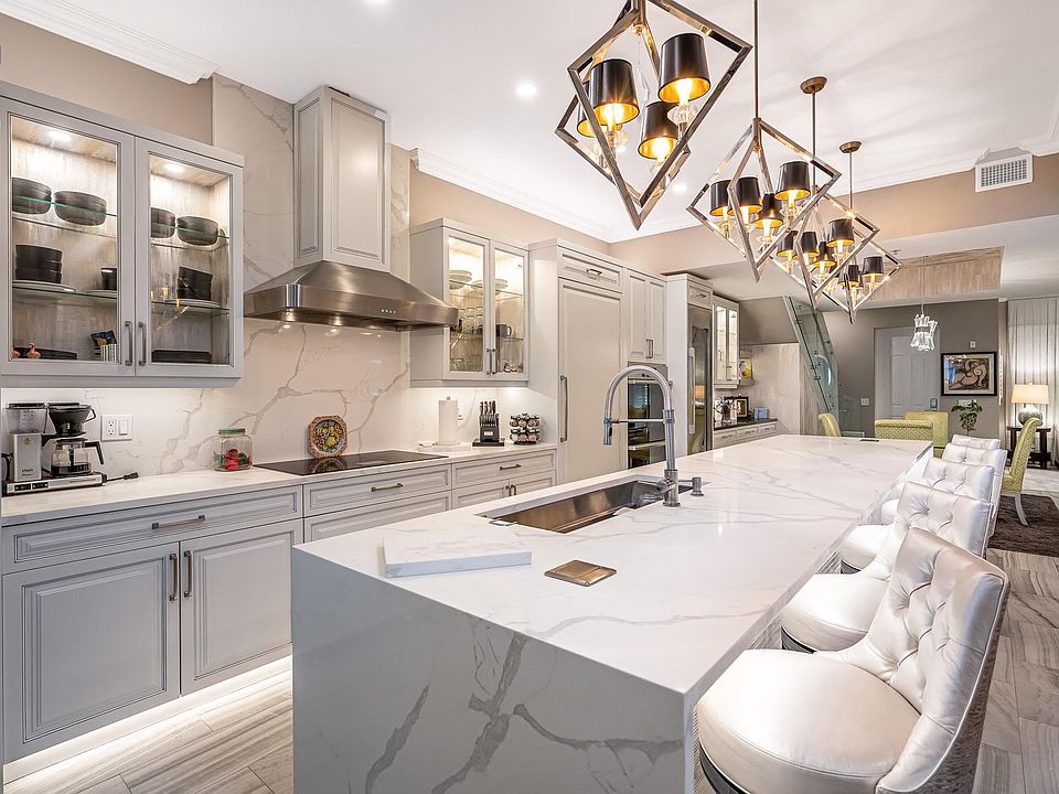 1st image of 2625 NE 14th Avenue #100