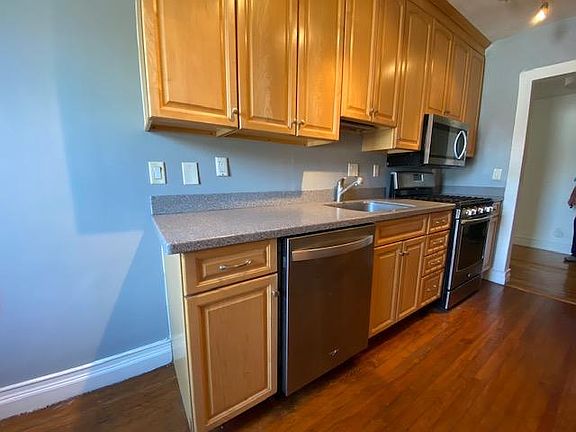3rd image of 45 Barker Ave