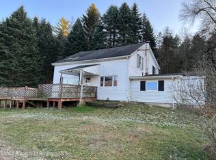 321 Swartz Valley Rd, Moscow, PA 18444