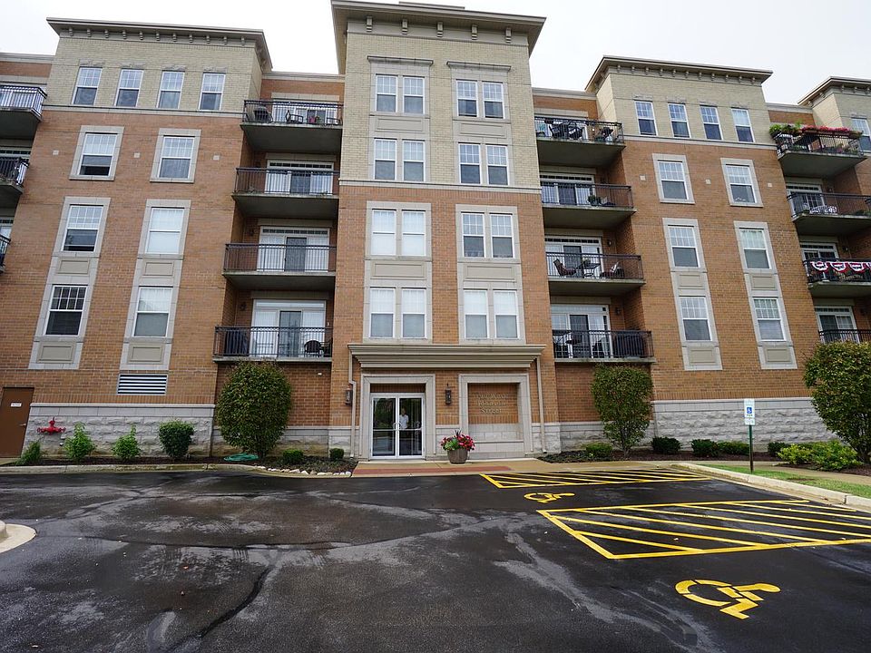 1st image of 190 W Johnson St Unit 208