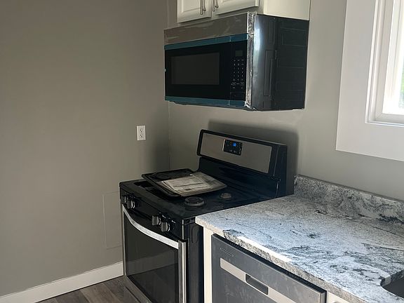 3rd image of 859 Northwest Blvd #859