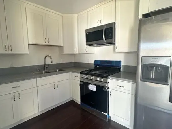 10961 1/2 Roscoe Blvd, Sun Valley, CA 91352