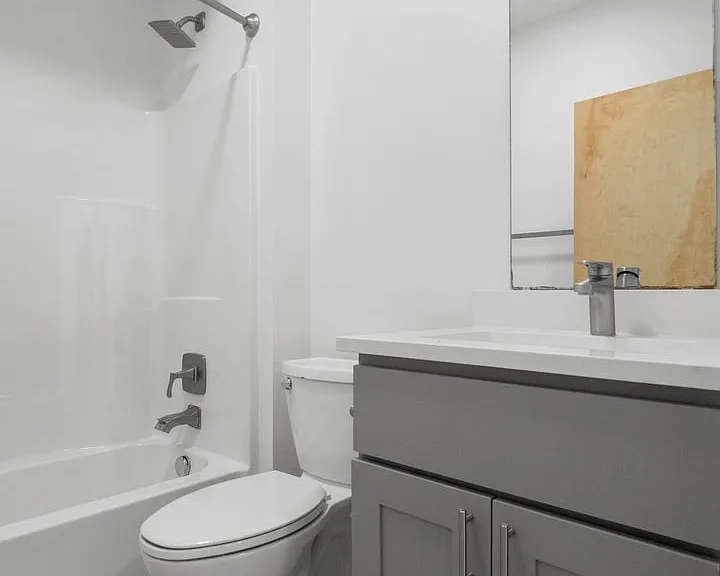 4500 S Kingshighway Blvd #13 — Photo 9
