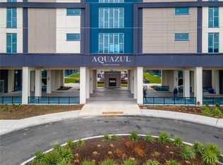 16 Concord Pl #513, Grimsby, ON L3M0J1