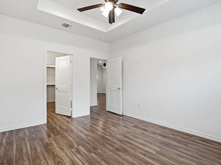 5718 Barkridge Dr — Photo 14