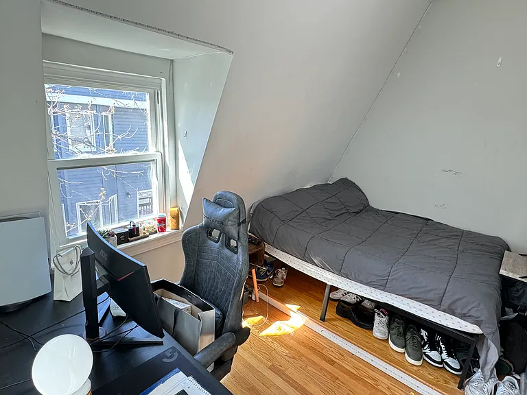 6 Saint James Pl — Photo 13