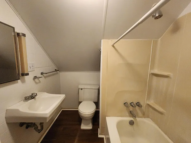 4407 Lee Ave — Photo 11