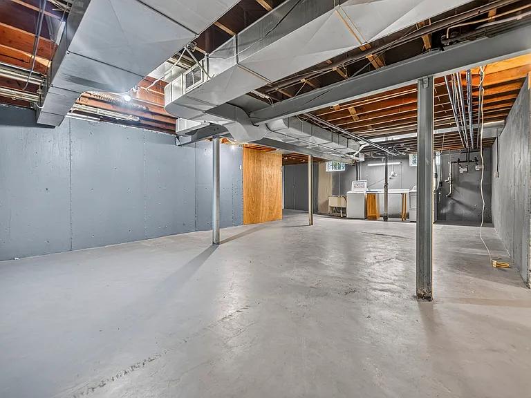 7000 Clifton Ave — Photo 25