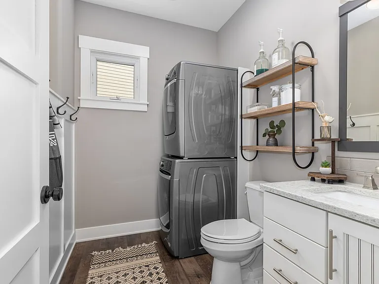 7002 Silver Lake Dr NE — Photo 17