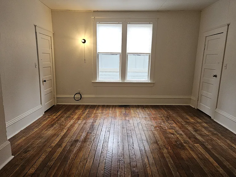 1217 Commercial St — Photo 12