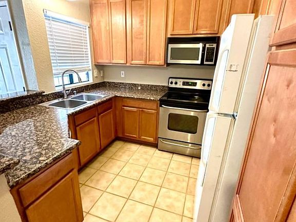 2nd image of 78650 Avenue 42 APT 808