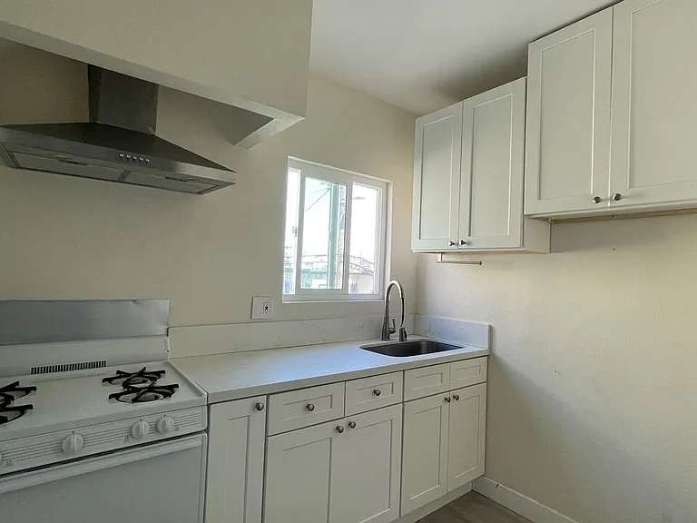 836 S Catalina St #1/2 — Photo 17