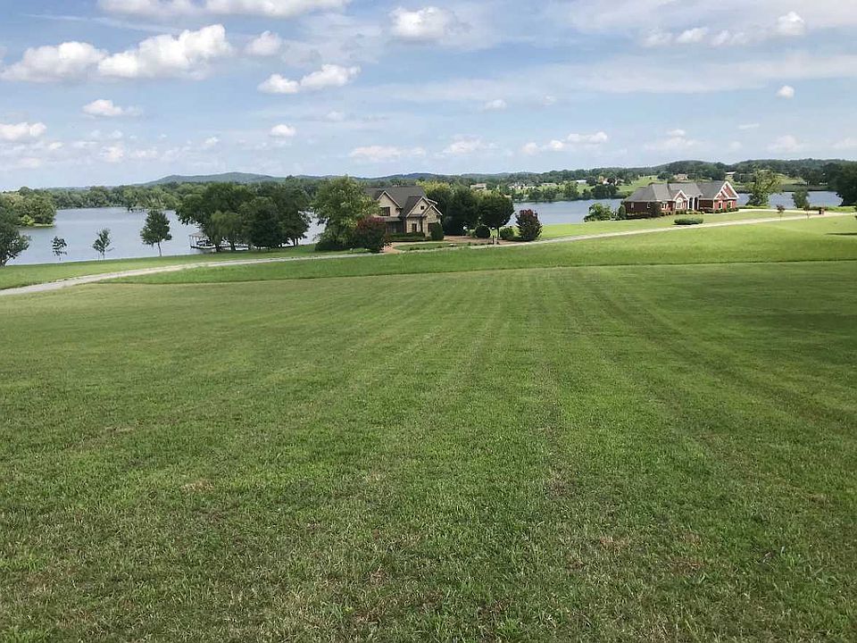 2nd image of 501 Fisher Rd