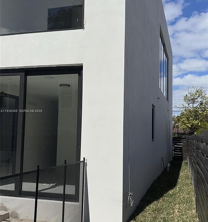 1st image of 2484 SW 18th St