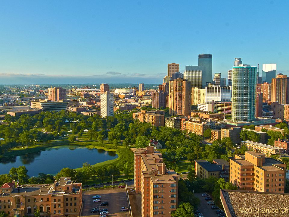 North rooftop pool view. 