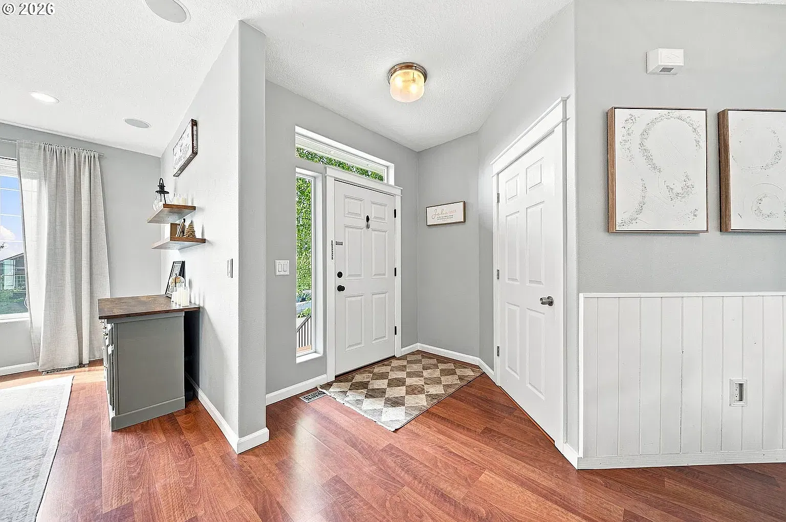 3 bed, 2082 sqft, $2,700 — Photo 3