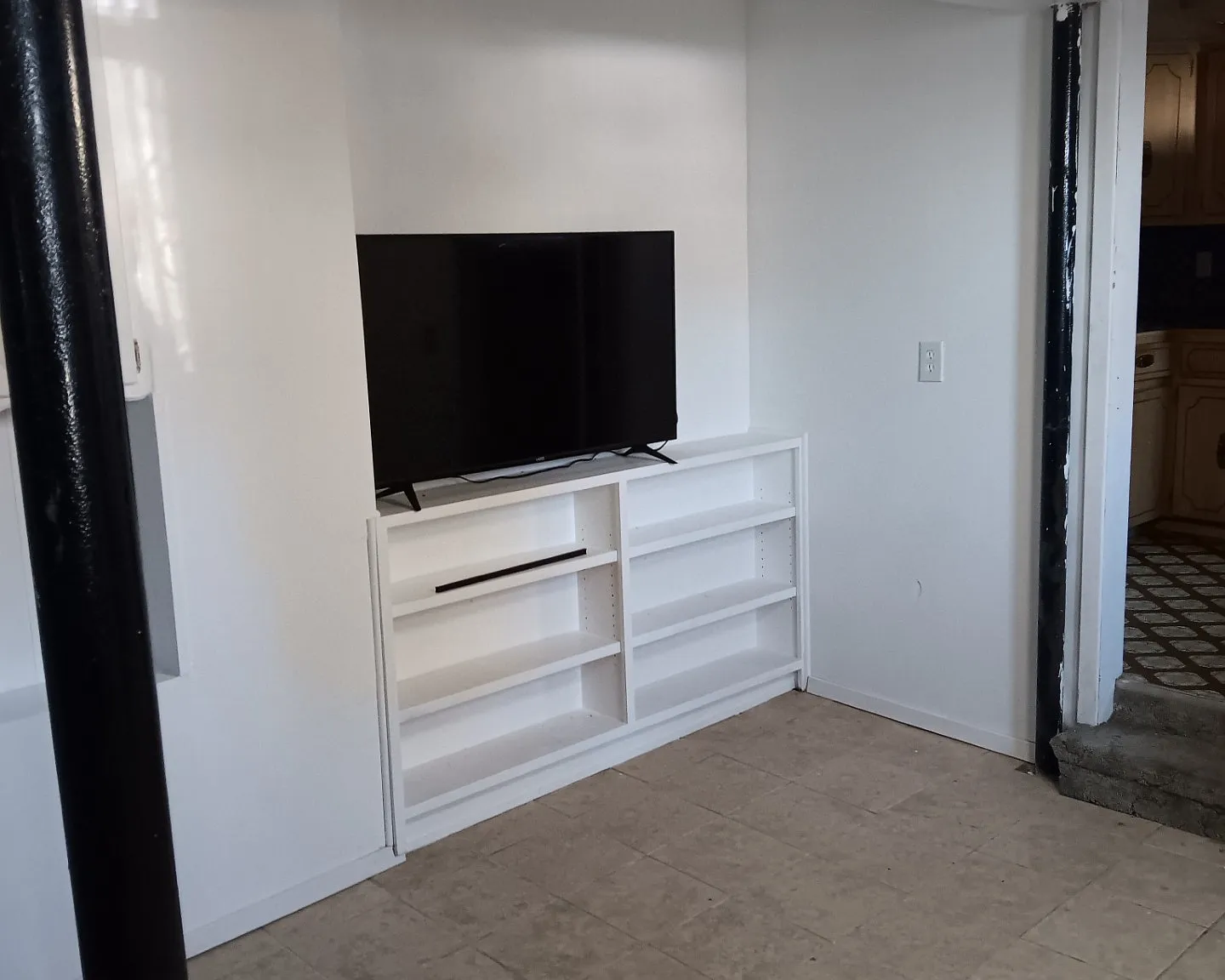 Studio, 1000 sqft, $725 — Photo 2