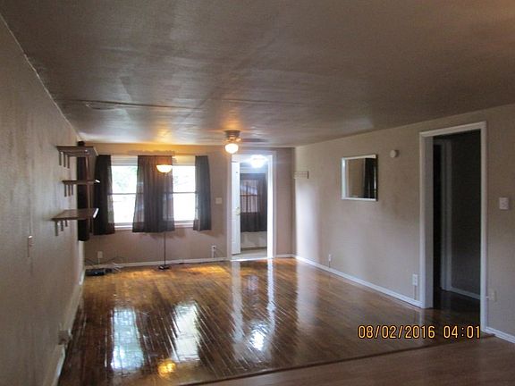 4th image of 916 E 21st St