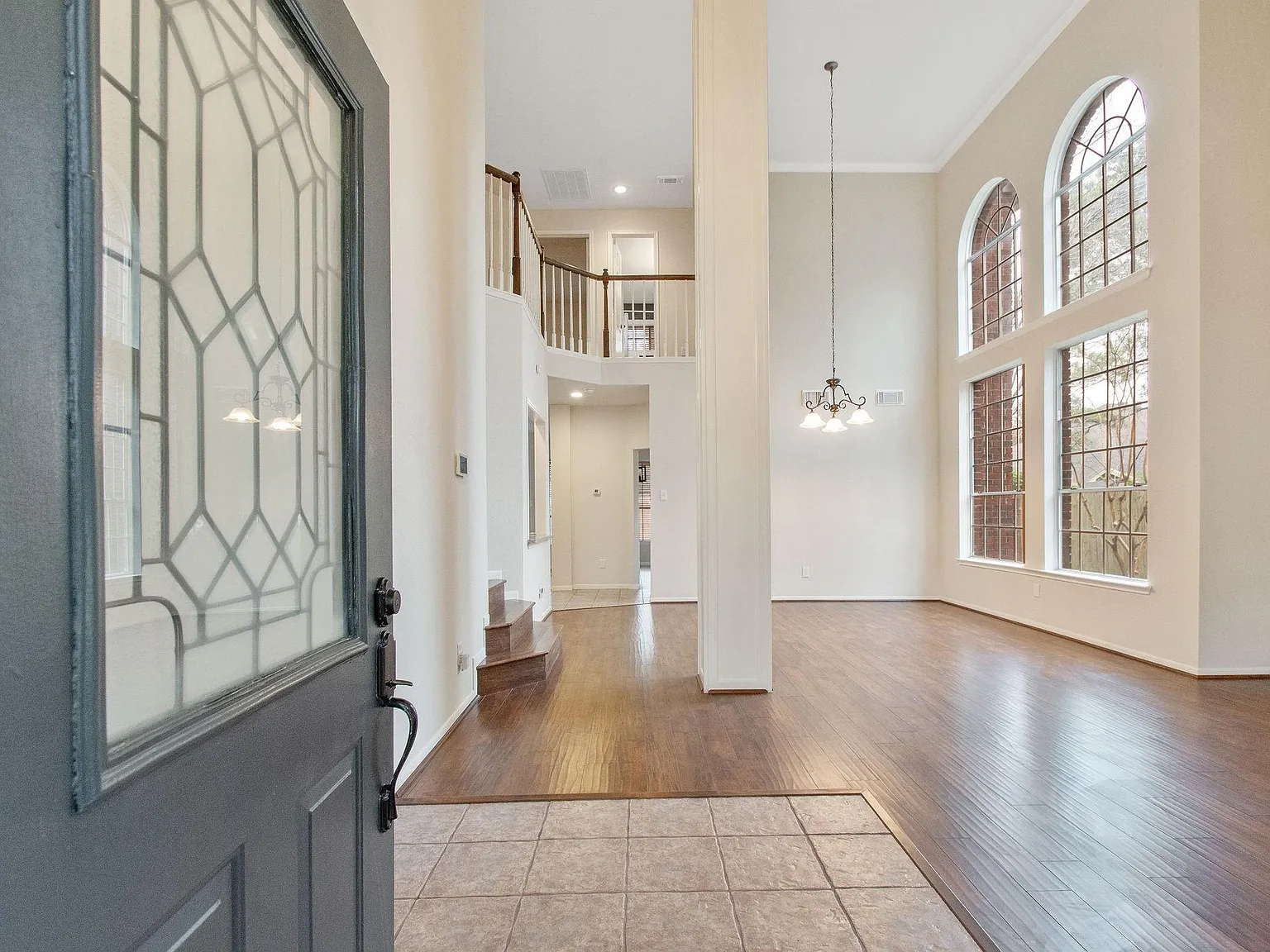4 bed, 2.5 bath, 2604 sqft, $2,399 — Photo 2