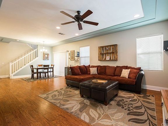 4th image of 27360 Dearborn Dr