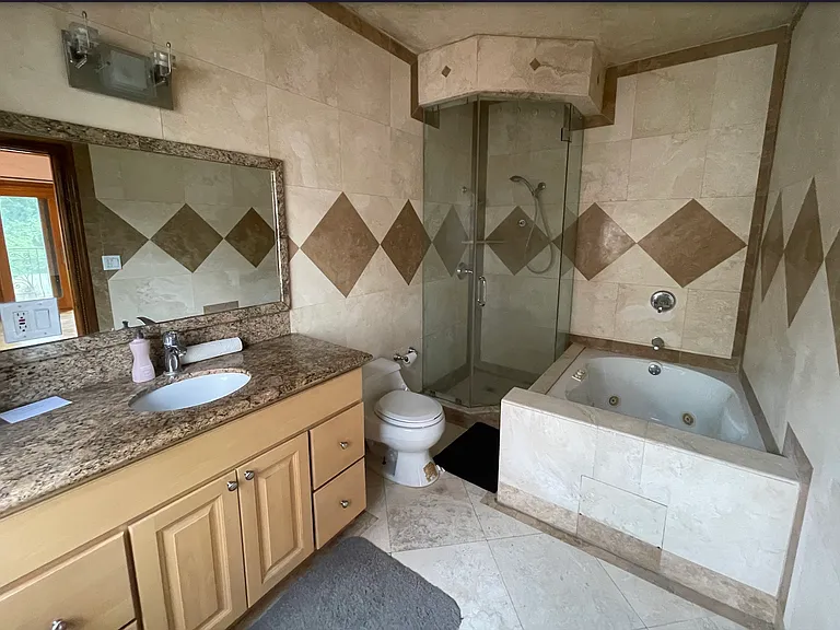 4266 Hillcrest Dr — Photo 24
