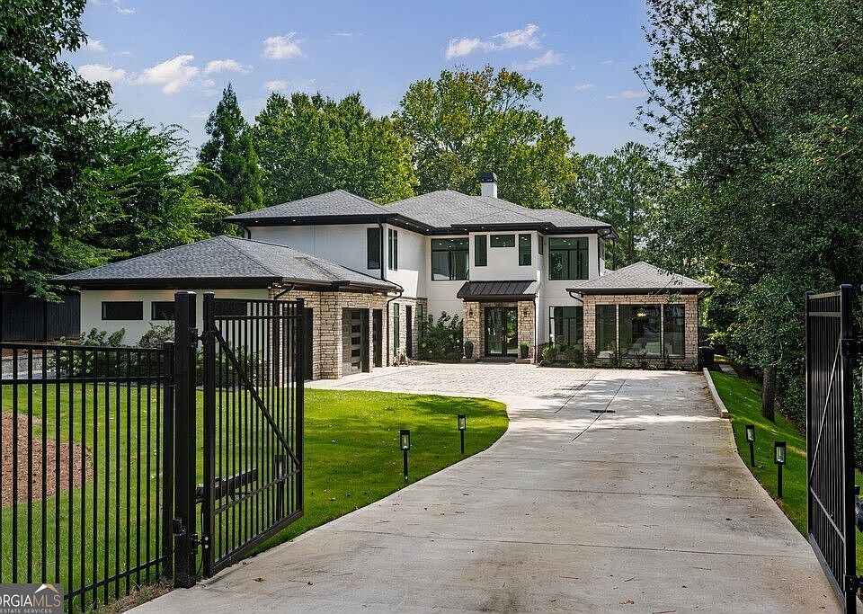 1st image of 2873 Osborne Rd NE
