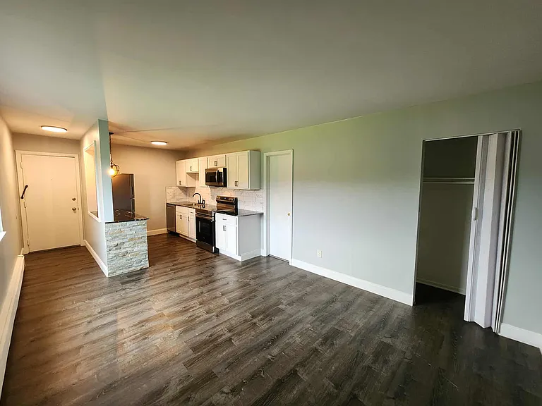 105 Herkimer St #28 — Photo 5