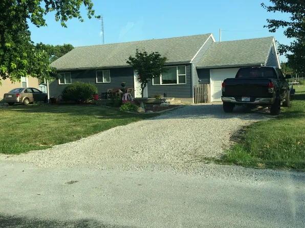 120 E Pulaski St, Williamsville, IL 62693