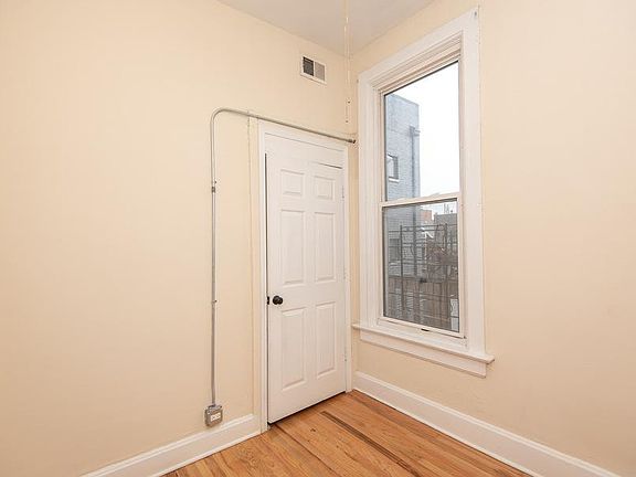 2nd image of 1522 W Chicago Ave #3