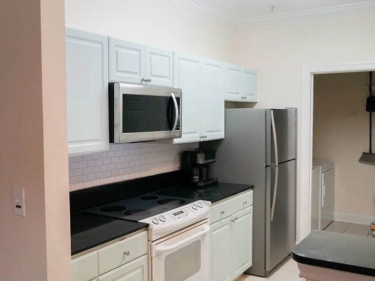 450 Park Ave #302 — Photo 7