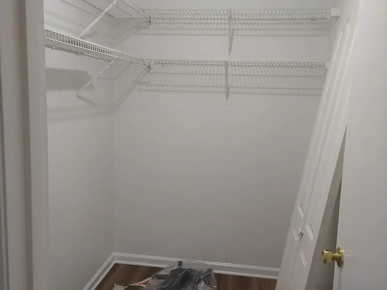 1400 Seneca Dr #I — Photo 11