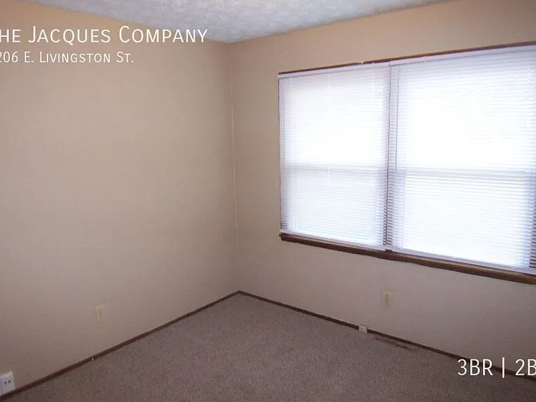 2206 E Livingston St — Photo 11