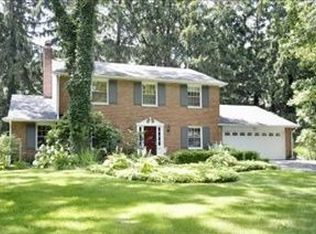 2608 Pine Ridge Rd, Kalamazoo, MI 49008