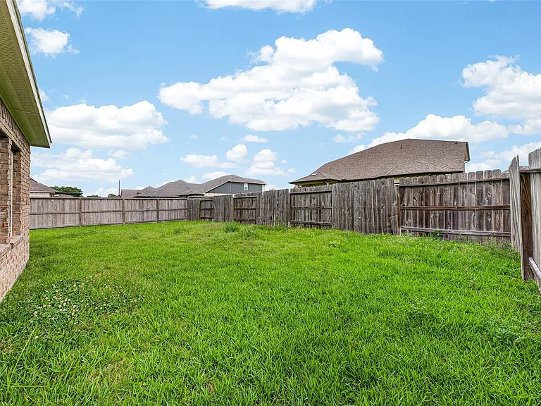 2429 Abbot Brook Dr — Photo 37