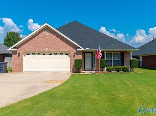 1412 Goldridge Dr SW, Decatur, AL 35603