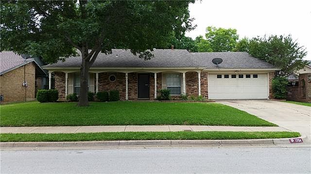 1st image of 1704 Park Hill Dr