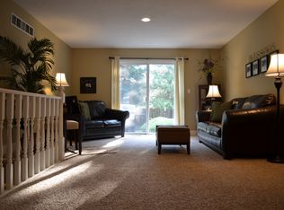7461 Boulder Bluff Dr, Jenison, MI 49428