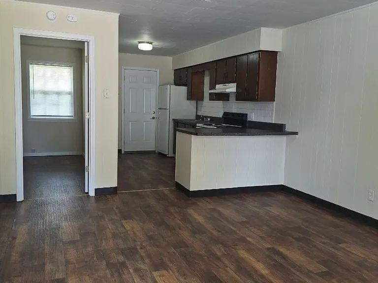 506 Hopwood St — Photo 6
