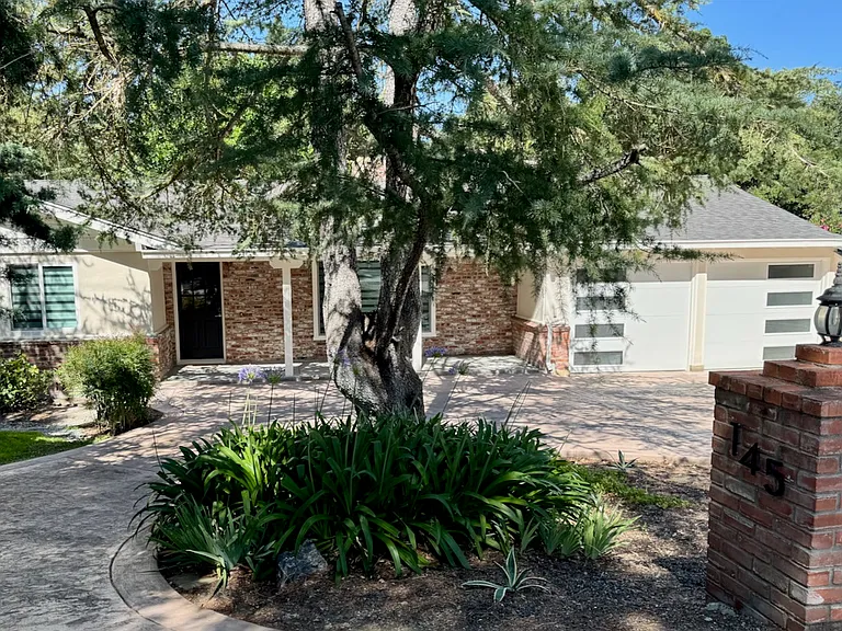 145 Austin Ln — Photo 22