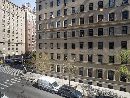 Rented by City Connections Realty | media 3