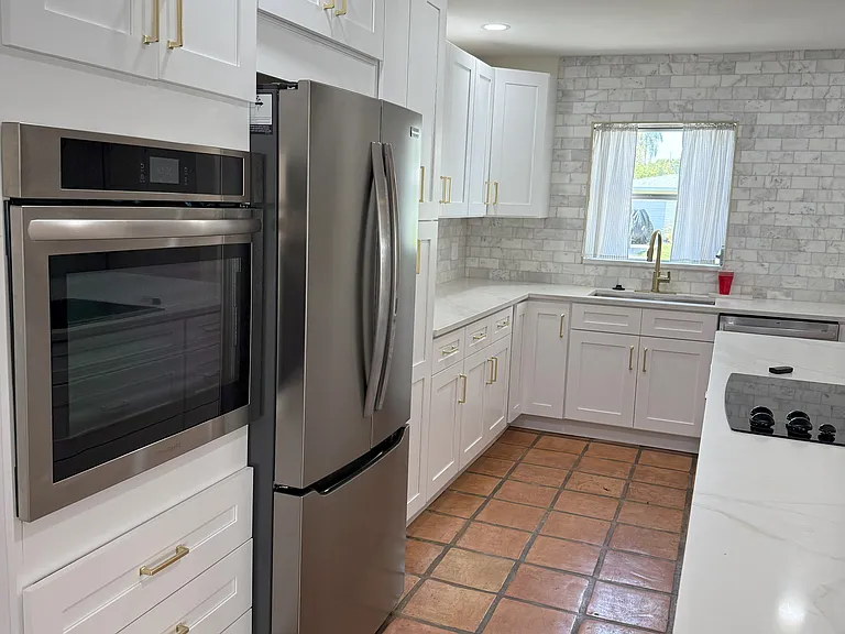 4717 W Chapin Ave — Photo 2