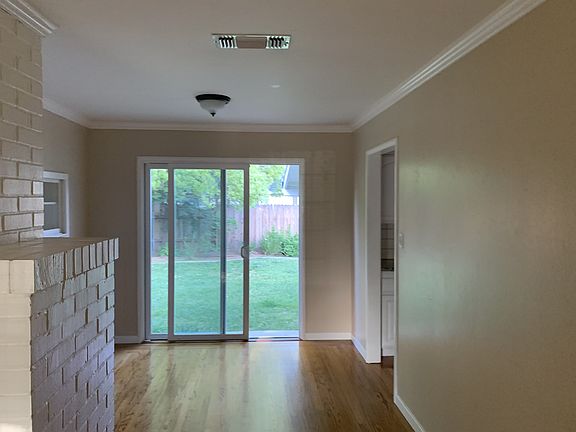 5th image of 3212 Montclaire St
