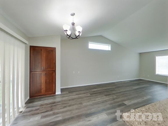 4th image of 17978 Nixon Ct