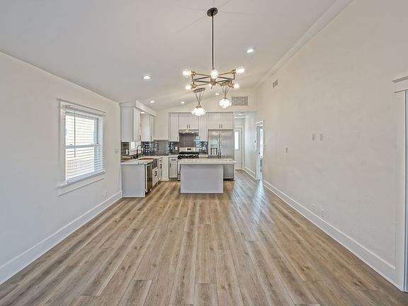 5th image of 827 N Lucia Ave