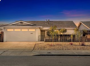 325 Harbor Light Rd, Alameda, CA 94501