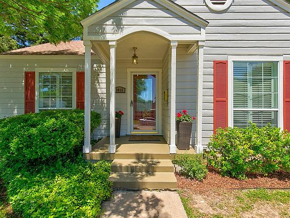 5th image of 3812 Collinwood Ave