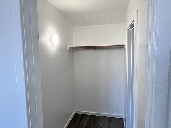 5th image of 2200 S Coast Hwy APT E