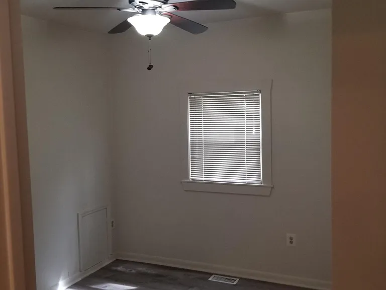 11x11 bd with closet