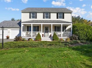 38 W Passage Dr, Portsmouth, RI 02871