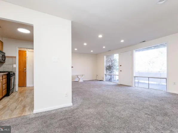 578 Wilson Bridge Dr #6779-C-2, Oxon Hill, MD 20745